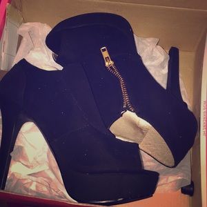 Women’s high heels